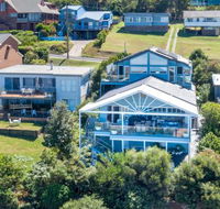 NANNY  POPPYS BEACH HOUSE Gerroa 4pm check out Sundays - QLD Tourism