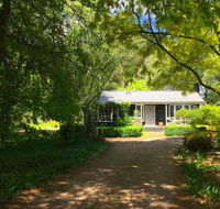 Mirriyindi Unique Berrima escape for 9 in the Southern Highlands 4pm check out Sundays - Queensland Tourism