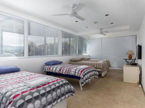 TASMAN DRIVE Gerringong 4pm Check Out Sundays - QLD Tourism 2