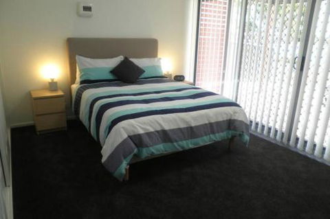 Almonta Apartments On The Water Front - Queensland Tourism 3