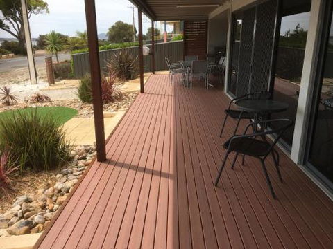 Almonta Apartments On The Water Front - Queensland Tourism 1