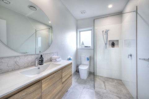 Archella 2 - Beautifully Appointed, Close To Golf Course & Play Ground - Queensland Tourism 1