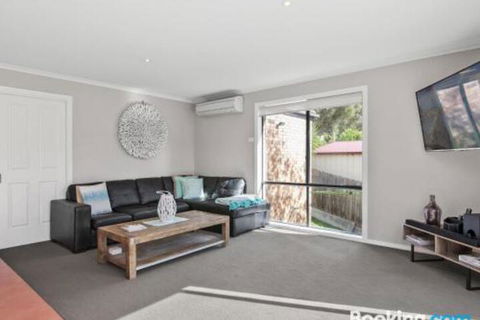 Rye Poolside Escape - QLD Tourism 0