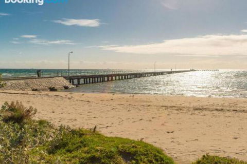 Rye Poolside Escape - QLD Tourism 3
