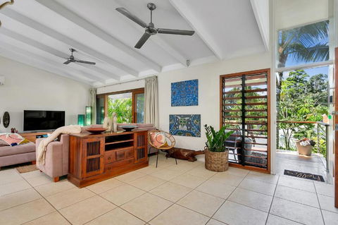 Vista Hillview Family Villa - QLD Tourism 3