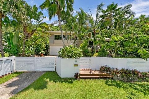 Vista Hillview Family Villa - QLD Tourism 1