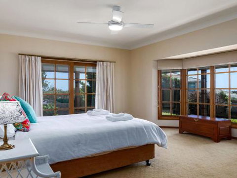 GULL HOUSE Kiama 4pm Check Out Sundays - QLD Tourism 1