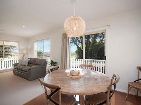 Banksia Beach House - Queensland Tourism 1