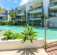 Deluxe Swim up Drift North 3 - QLD Tourism