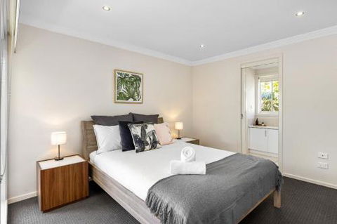 Rosebud Seaside Accommodation - QLD Tourism 4