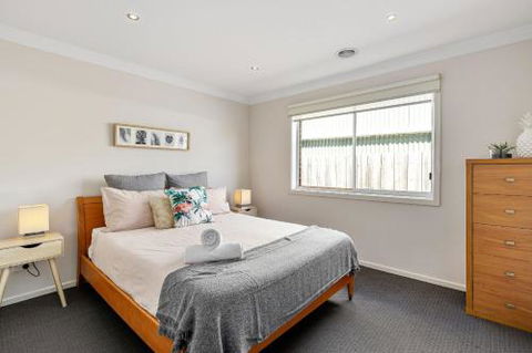 Rosebud Seaside Accommodation - QLD Tourism 6