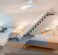 Comfortable Living Space Close to Foreshore  Cbd - Queensland Tourism