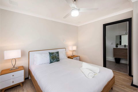 Contemporary 1BR Apartment - Near The City - Queensland Tourism 5