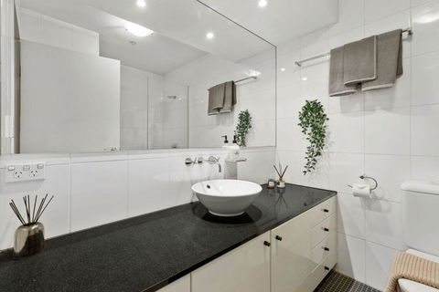 A Cozy & Modern Studio Next To Darling Harbour - QLD Tourism 5