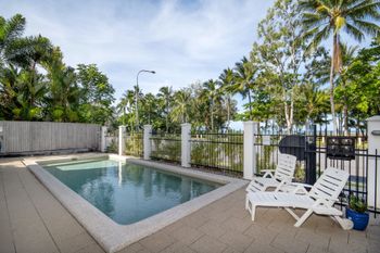Oceansprey Beachfront Apartments - QLD Tourism 1