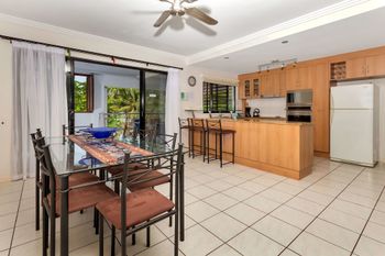 Oceansprey Beachfront Apartments - QLD Tourism 2