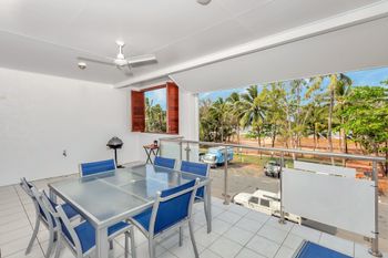 Oceansprey Beachfront Apartments - QLD Tourism 5