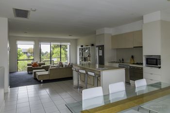 Stylish 3 Bedroom Condo - QLD Tourism 0