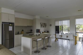 Stylish 3 Bedroom Condo - QLD Tourism 3