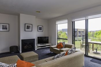 Stylish 3 Bedroom Condo - QLD Tourism 1