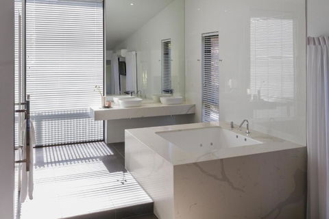 Hepburn Springs Escape Villa 7 - Queensland Tourism 4