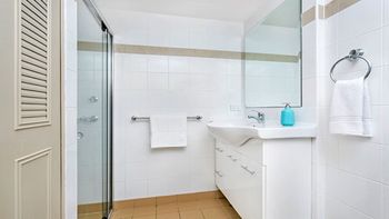 The Apartment Service HELP7 - QLD Tourism 4
