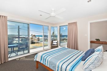 DOLPHIN VIEWS - QLD Tourism 2