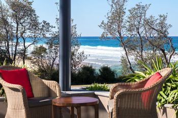 DOLPHIN VIEWS - QLD Tourism 6