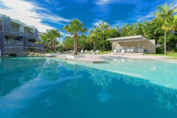Drift North #2 Swim Up Apartment - QLD Tourism 1
