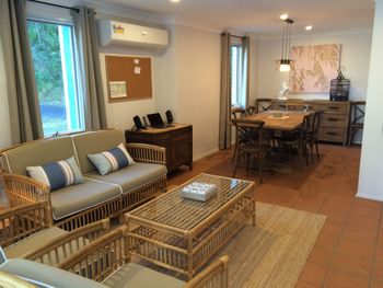 Quiet Rural Retreat With Spa - QLD Tourism 6