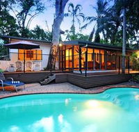 The Oak Beach Beachhouse - Queensland Tourism