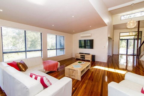 The Holiday House - Queensland Tourism 3