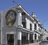 Batman Fawkner Inn - Queensland Tourism