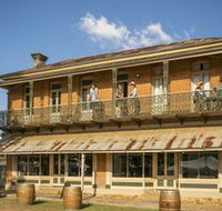 Hill End Historic Cottages - Queensland Tourism