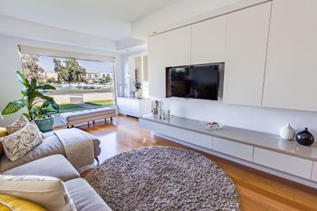 Serene Marinafront 3BR Retreat - QLD Tourism 0