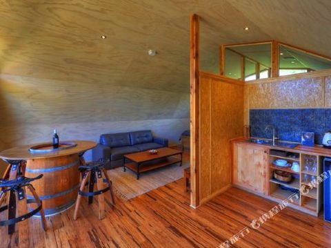 Bruny Island Accommodation 43 Degrees Beachside Studio Spa Apartments (1) - Queensland Tourism 6
