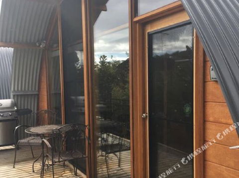 Bruny Island Accommodation 43 Degrees Beachside Studio Spa Apartments (1) - Queensland Tourism 4