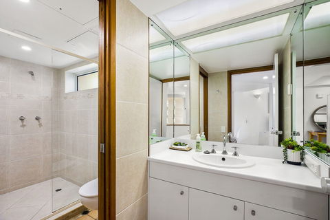 Garden Penthouse Netanya - QLD Tourism 4