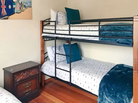 Home Near Shops & Beach - Queensland Tourism 5