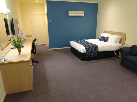 Victoria Lodge Motor Inn And Apartments - Queensland Tourism 6