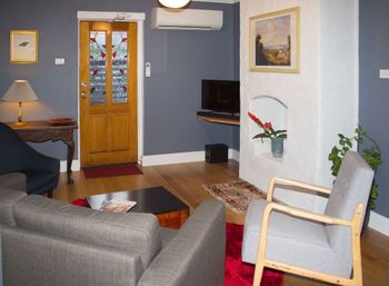 Heritage Listed Georgian Cottage - QLD Tourism 0