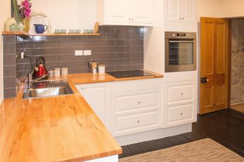 Heritage Listed Georgian Cottage - QLD Tourism 2