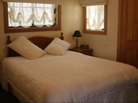 Twin Pines Cottage On Lansdowne - Queensland Tourism 1