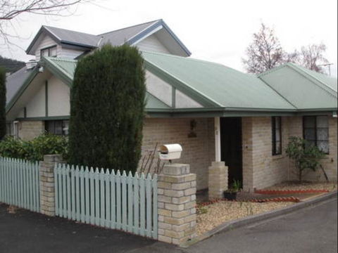 Twin Pines Cottage On Lansdowne - Queensland Tourism 2