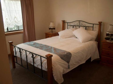Twin Pines Cottage On Lansdowne - Queensland Tourism 3