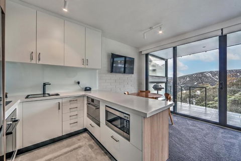 Snow Ski Apartments 23 - Queensland Tourism 2