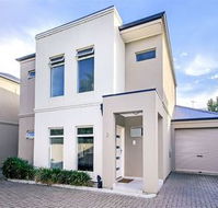 Modern Seaside Sanctuary - Queensland Tourism