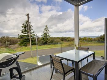 Boat Harbour Holiday 10 Noamunga Street - QLD Tourism 4