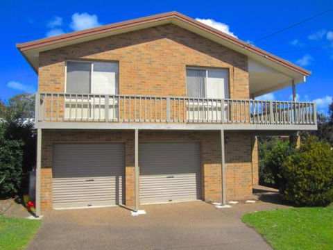 BAROONA By THE BEACH - QLD Tourism 4