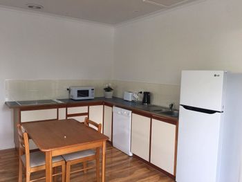 Nutgrove Beach Studio Apartment - QLD Tourism 4